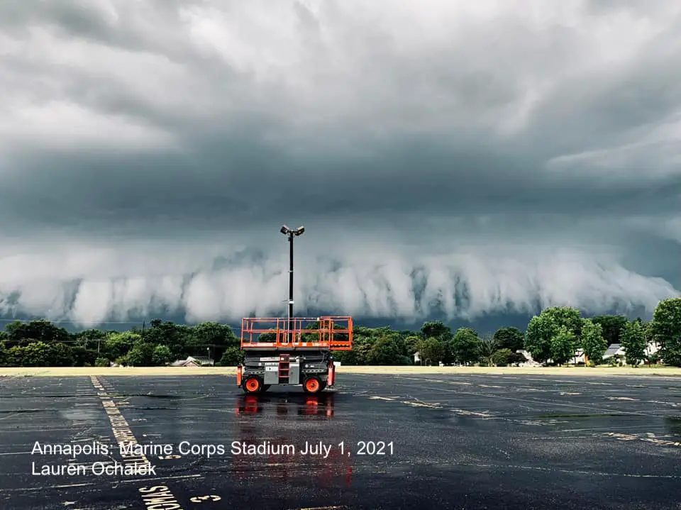 Shelf_Cloud_July_1_weather_Maryland_Annapolis_Marine_Corps_Stadium