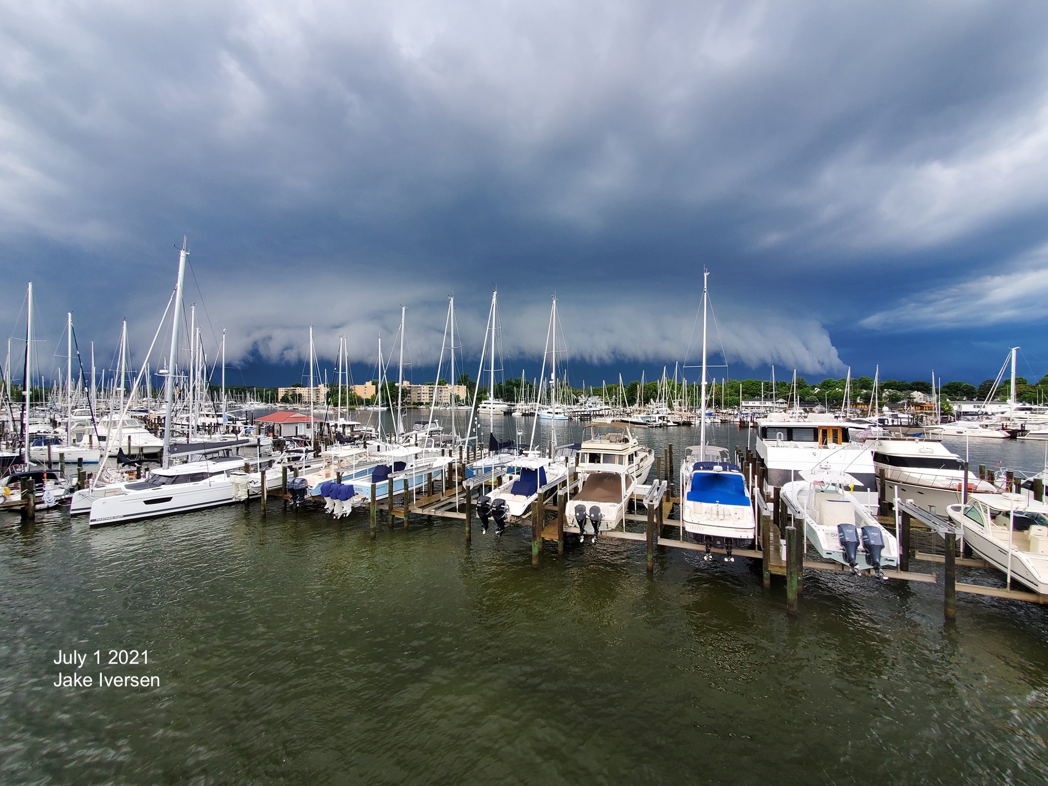 Shelf_Cloud_July_1_weather_Maryland_marina
